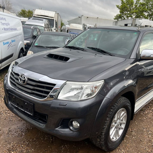 2016 pour Toyota HiLux utilisé boîte de vitesses manuelle FWD camion avec intérieur en tissu foncé - Product Image 1