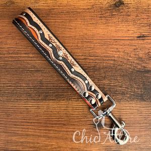 Laisse courte en cuir de vache usinée à la main pour le contrôle de l'entraînement des grands chiens moyens - Product Image 1