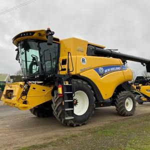 Moissonneuse-batteuse New Holland CX7090 d'occasion disponible pour la culture du riz et du blé avec des performances et une durabilité exceptionnelles - Product Image 2