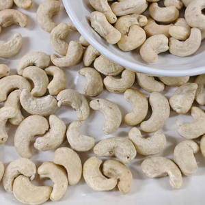 Noix de cajou Kaju Badam Santigo de la meilleure qualité Noyau de noix de cajou W320 Logo imprimé privé GRATUIT - Product Image 1