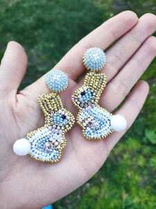 Boucles d'oreilles pendantes tendance en coton de haute qualité plaqué or, faites à la main, légères, ornées de perles, forme ovale, style bouddhiste, par HUSSAIN CRAFTS - Product Image 2