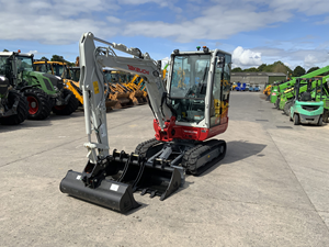 Mini-excavatrice Takeuchi TB230 neuve et d'occasion, excavatrice sur chenilles compacte, excavatrice hydraulique avec godet pour la construction - Product Image 2