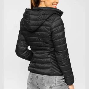 Chaqueta Acolchada de Invierno para Mujer de Alta Calidad, Nueva Moda, Ligera, Transpirable, Ecológica, Resistente al Viento, Colores Sólidos Teñidos, Algodón - Product Image 4