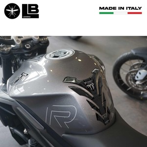 Adesivo Protettivo Serbatoio Moto 3D Compatibile per Triumph Street Triple 765 R 2023 - Nuovo Stile - Product Image 3