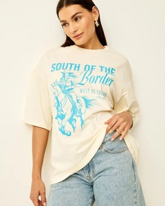 T-shirt à logo surdimensionné graphique Cowboys personnalisé de qualité supérieure pour femmes imprimé d'hiver coupe ample pour toute occasion - Product Image 3