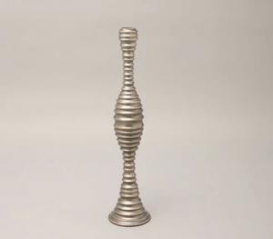 Impresionante conjunto de dos soportes de velas vintage ideales para el centro de mesa y la creación de un ambiente cálido y acogedor en cualquier habitación - Product Image 5