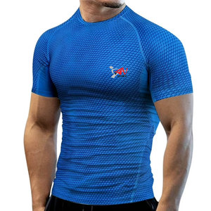Haut de compression léger à manches courtes moderne pour le sport et la salle de sport - Product Image 1