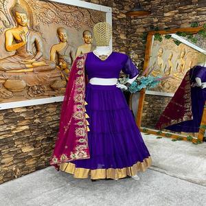 Dernière Designer Faux Georgette Broderie Travail Lehenga Choli par FabZone Vêtements Indiens et Pakistanais - Product Image 1