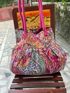 Jaipuri bolso de mano con estampado de bloques de algodón indio Kantha Bolsos De Mujer bolso de viaje acolchado - Product Image 6