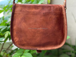 Bolso de cuero de cabra hecho a mano, bordado de rayasthani, 7x9 pulgadas, bandolera cruzada - Product Image 5