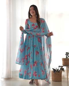 Vêtements de fête exclusifs pour femmes de style d'été cousus Collection 2024 de vêtements de créateurs indiens Kanjeevaram Kurti - Product Image 2