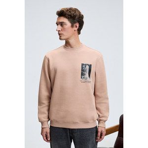 Sudadera <span class=keywords><strong>LUCIAN</strong></span> para Hombre, Corte Regular, Cuello Redondo, con Estampado en el Pecho y la Espalda - Product Image 2