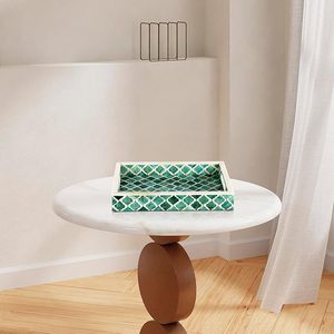 Bandeja de servicio con incrustaciones de resina de hueso hecha a mano, diseño único para el hogar, cocina, bandeja decorativa, producto de alta calidad en la costa baja - Product Image 1