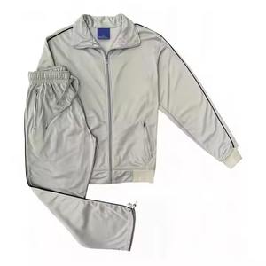 Ensemble de survêtement de sport léger en polyester pour homme, vêtements d'entraînement sportif, survêtement de sport pour homme, ensemble d'entraînement sportif sur mesure - Product Image 1