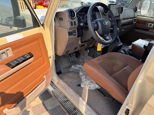 2020 para LandCruiser >8L VX-R SUV de Lujo con Asientos de Cuero, Techo Solar, Cámara Trasera de 360° - Product Image 3