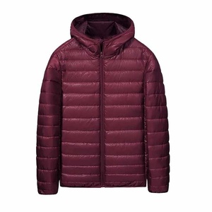 Veste matelassée légère à capuche conçue pour la protection hivernale, couches matelassées, vêtement extérieur durable, en gros - Product Image 3