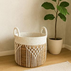 Panier de rangement de haute qualité Organisateur en forme d'ours en jacinthe d'eau pour vêtements de blanchisserie ou jouets naturels et élégants - Product Image 1