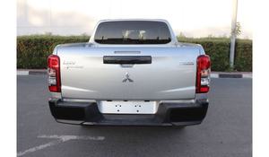 USADO Silver L200 2023-2024 AWD Volante a la Izquierda Asientos de Cuero ACC Automático Cámara Trasera 360 Neumáticos R18 SUV Diésel de 6 Cilindros - Product Image 3