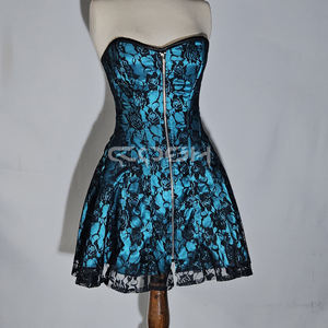 ชุดเดรสสั้นผ้าซาตินสีเขียวอมฟ้าแบบไม่มีสายรัดไหล่ พร้อมลูกไม้สีดำลายดอกไม้ ชุดสำหรับงานปาร์ตี้ ชุดรัดเอว - Product Image 1