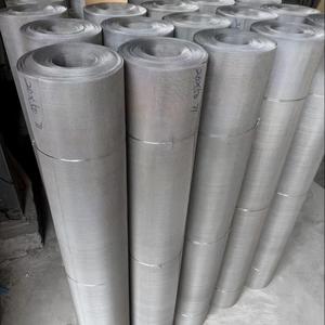 Maille de fil métallique en acier inoxydable 304N de qualité supérieure avec trous carrés et finition de surface 2D pour l'industrie minière - Product Image 6