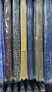 Cravate décontractée à texture lisse et coupe ajustée en tissu polyester Poliemit durable, séchage rapide et respirant - Product Image 6