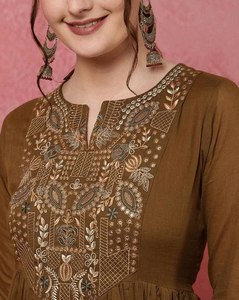 Presentamos el Nuevo Salwar Kameez de Diseñador para Mujer, con Bordado Intenso, de Secado Rápido, para Todas las Temporadas - Product Image 4