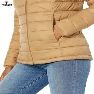 Blousons matelassés longs pour femmes, conçus sur mesure, en coton, respirants, imperméables, coupe-vent, automne, fabriqués à la main au Pakistan - Product Image 5