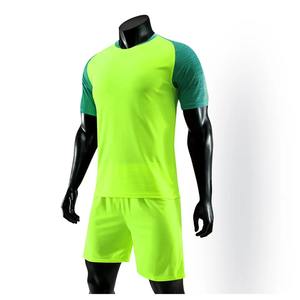 Venta caliente nueva temporada Jersey fútbol uniforme conjunto estilo tendencia servicio OEM Etiqueta Privada fútbol uniforme para hombres - Product Image 2