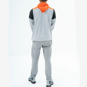 Chaqueta de chándales cortavientos impermeable Softshell tejida al por mayor con logotipo personalizado para hombre - Product Image 3