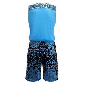 Tenue de basketball personnalisée confortable pour hommes, fabriquée au Pakistan, modèle 2026, ensemble d'uniformes de basketball sublimés pour équipes - Product Image 2