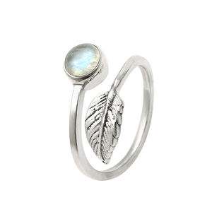 แหวนใบพระจันทร์สีน้ำเงินเพลิงสีรุ้งธรรมชาติสำหรับงานเลี้ยงวันเกิด925เครื่องประดับแฮนด์เมดเงินสเตอร์ลิงสีน้ำเงินผู้ผลิตจำนวนมาก - Product Image 1