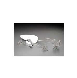 Cuillère à gâteau en métal de style industriel moderne avec un design élégant, parfaite pour les cuisines et les salles à manger minimalistes - Product Image 2