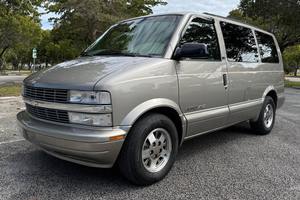 Chevrolet Astro LSAWD 2002 - Product Image 2