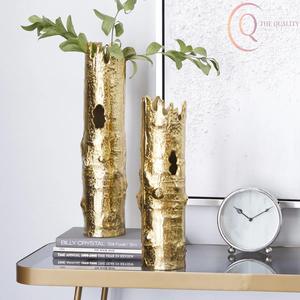 Vase de table en métal fait main de luxe avec couleurs personnalisées offrant un design contemporain de qualité supérieure pour la décoration intérieure - Product Image 1