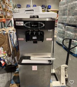 เครื่องทำไอศกรีมอัตโนมัติ3รสชาติเครื่องผลิตไอศกรีมเชิงพาณิชย์แบบนิ่มสำหรับธุรกิจรถบรรทุกอาหารจานด่วน - Product Image 3