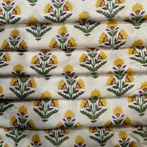 Tela de Algodón Cambray Ligera, Transpirable y Lavada con Estampado Floral de Alta Demanda para Ropa de Niños y Niñas, Uniformes, Vestidos y Fundas de Cortinas - Product Image 3