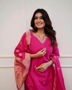 Fête traditionnelle de style indien du sud et fonction riche pour femmes Viscos spéciales Chanderi Kurti en soie cousu avec Dupatta - Product Image 2