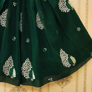 Shoryam Fashion - Lehenga Choli Étnico Verde con Lentejuelas Bordadas para Niñas |   Ropa Festiva para Niños - Product Image 3