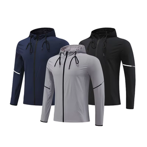 Vente en gros Veste softshell imperméable OEM pour hommes pour les sports d'extérieur, la randonnée et la course à pied avec capuche et coupe-vent Vestes pour hommes - Product Image 1