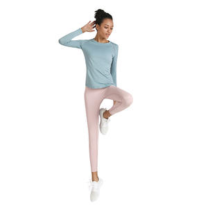 Camiseta de manga larga de malla de retazos de secado rápido para mujer - Product Image 1