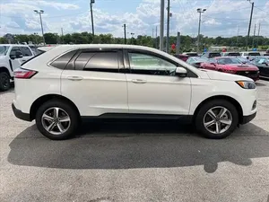 Ford Edge 2024 en parfait état - Product Image 2