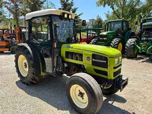 Tractor Usado HURLIMAN XN 708 con Tracción 2WD y 4WD, 75HP, 3400kg, 6001-8000 Horas - Product Image 3