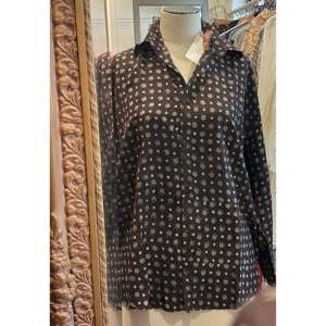 Chemise pour femme AJRAKH - Petite taille, broderie florale, coupe ample, style décontracté, tissu en coton viscose popeline, tailles XL, grande taille, saison printemps - Product Image 1