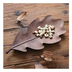 Plato de madera hecho a mano en Vietnam, ecológico para restaurantes, bandeja de madera reutilizable en formas de madera natural de moda para servir alimentos - Product Image 5