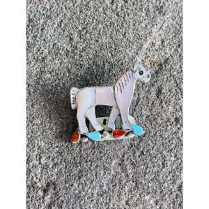 Broche/Pendiente de Caballo con Incrustaciones de Piedras Múltiples y Plata de Ley Carlene Leekity - Product Image 1