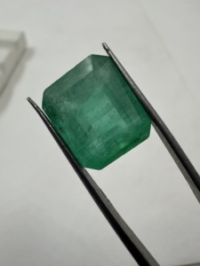 Hermosa y económica piedra preciosa suelta de Esmeralda zambiana 100% natural para uso en joyería de lote de esmeralda de piedras preciosas sueltas - Product Image 4