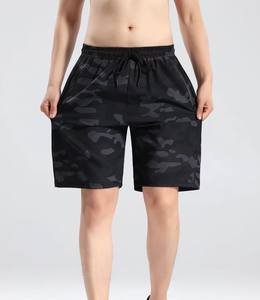 กางเกงขาสั้นออกกำลังกายตาข่ายแบบเป็นมิตรกับสิ่งแวดล้อม ขายส่ง บริการ OEM แบบเรียบๆ ไม่มีลาย รับสกรีนโลโก้ ระบายอากาศได้ดี สำหรับผู้ชาย - Product Image 2