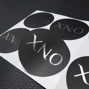 Özel Logo kaplı su geçirmez PVC yuvarlak çıkartmalar gümüş folyo baskılı mühür giysiler için etiket ve ayakkabı ambalaj özelleştirilebilir - Product Image 1