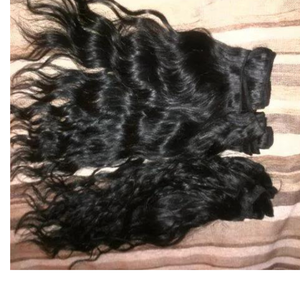 100% faisceaux de tissage de cheveux humains vierges indiens Remy bouclés, vagues naturelles profondes brutes d'Inde - Product Image 3