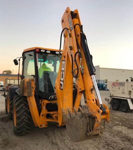 Chargeuse-pelleteuse JCB 4CX pas chère, tracteur, excavatrice, machines agricoles, moteur Perkins 75KW, pompe hydraulique Parker, garantie de 3 ans - Product Image 1